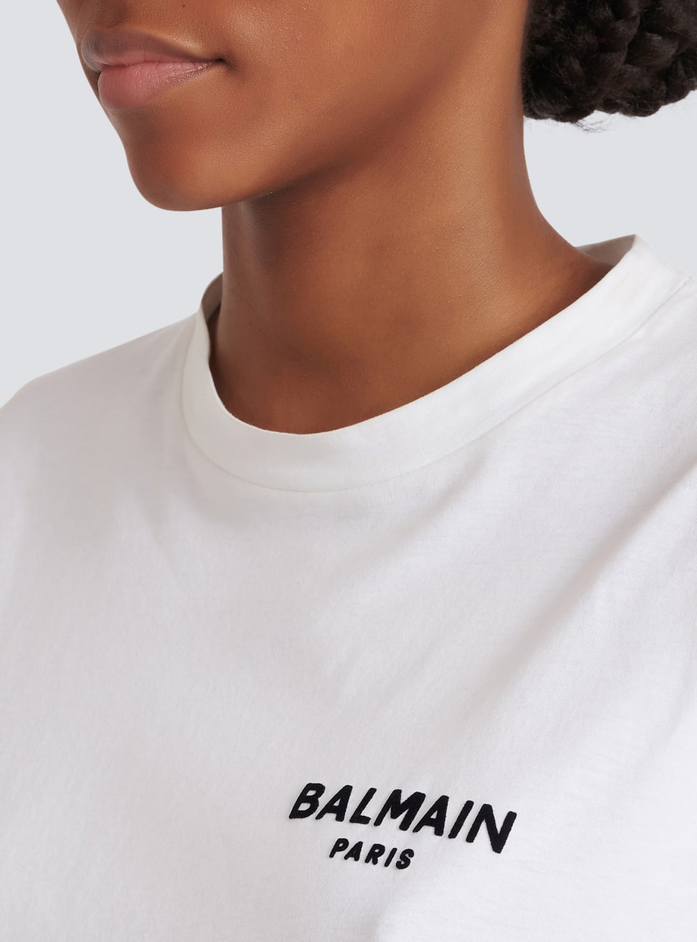 Women's Balmain Cropped Eco-designed Cotton With Small Flocked Logo T Shirts White | USA rkOFvzXE