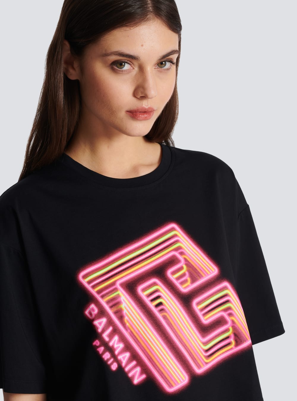 Women's Balmain Cropped With Neon Printed Labyrinth Logo T Shirts Black | USA 8kUX8Lp4